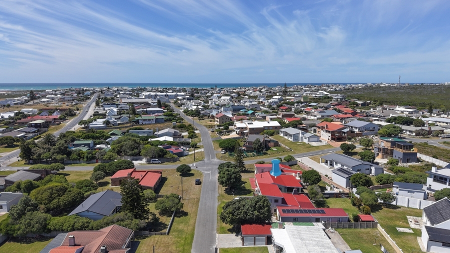 5 Bedroom Property for Sale in Struisbaai Western Cape